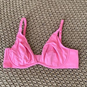 Bubblegum pink VS Plunge bra
